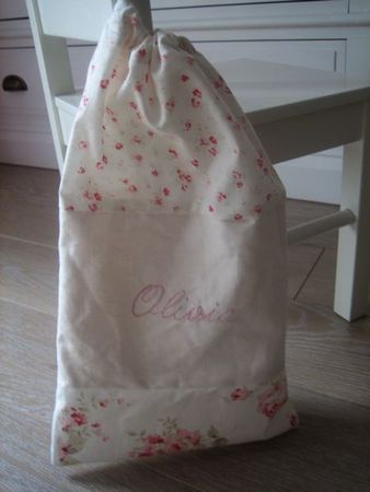pochon_ecole_olivia_001