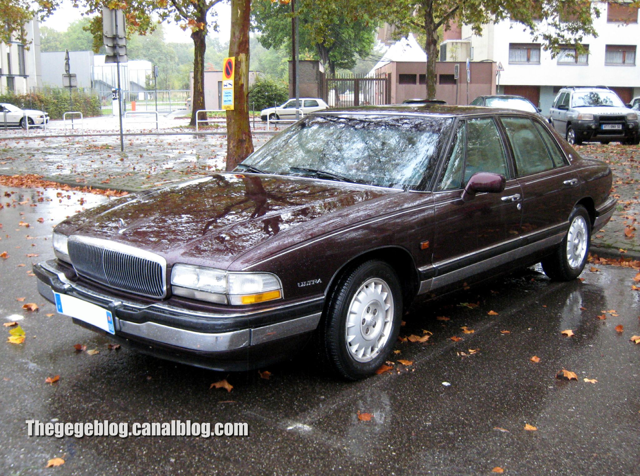 Buick park avenue ultra (Retrorencard octobre 2012) 01