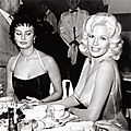 1957, Rencontre entre <b>Sophia</b> <b>Loren</b> et Jayne Mansfield