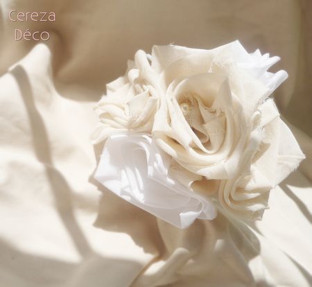 fleur_fete_des_meres_beige_blanc_bouquet_tissu_4