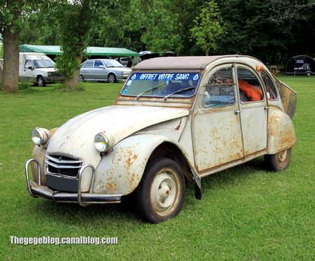 Citroen 2CV (Retro Meus Auto Madine 2012) 01