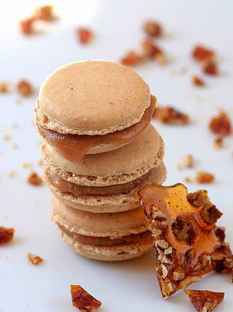 macarons_with_caramel_by_olciakubus