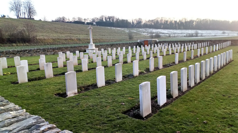 Cimetière_militaire_britannique_extension_du_cimetière_communal_de_Suzanne_(Somme)_1