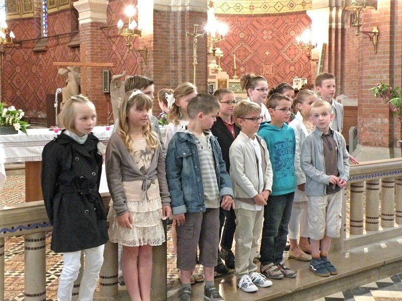 2013-06-02-entrées en eucharistie-LE DOULIEU (14)