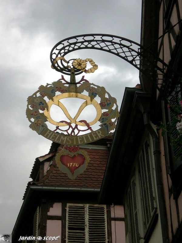 Enseigne caractéristique de l'Alsace