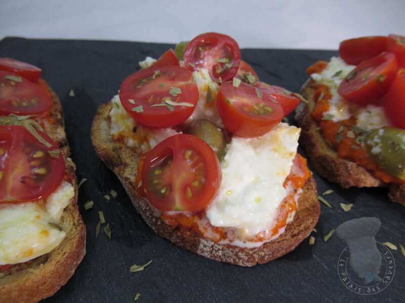 Bruschetta poivron, tomate, mozza