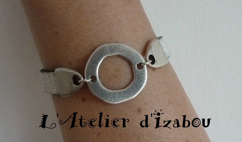 P1150054 Bracelet cuir caviar blanc connecteur strié et fermoir pression