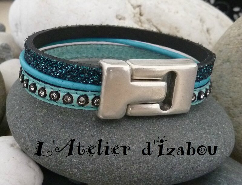 P1120563 Bracelet large femme cuir paillette bleu, cuir rond bleu turquoise et cuir strass bleu turquoise, fermoir aimanté