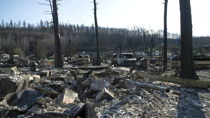le feu du fort mcmurray continue d'avancer