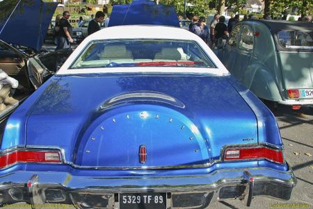 Lincoln Continental Mark IV(1974) Blue Moondust Metallic 1