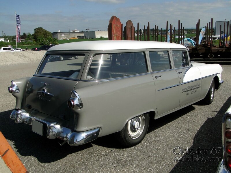 pontiac-chieftain-4door-wagon-1956-02