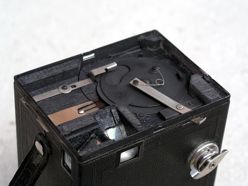 800px-Brownie2_shutter1