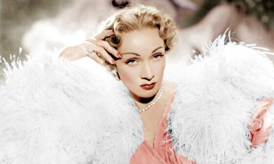 Marlene-Dietrich-habillee-par-Dior-dans-Le-Grand-Alibi-d-Alfred-Hitchcock-1949-