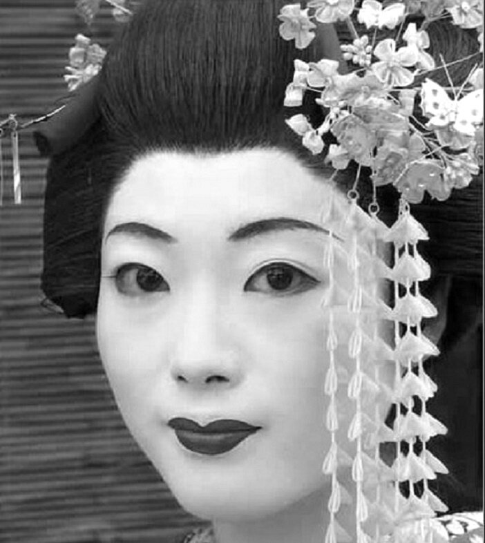 LES GEISHAS Un Monde en noir et blanc