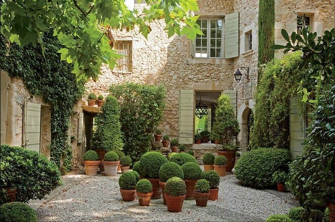 16_-catroux-house-wsj-habituallychic-provence