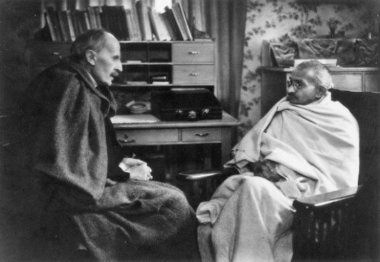 Romain_Rolland_et_Gandhi-533x368