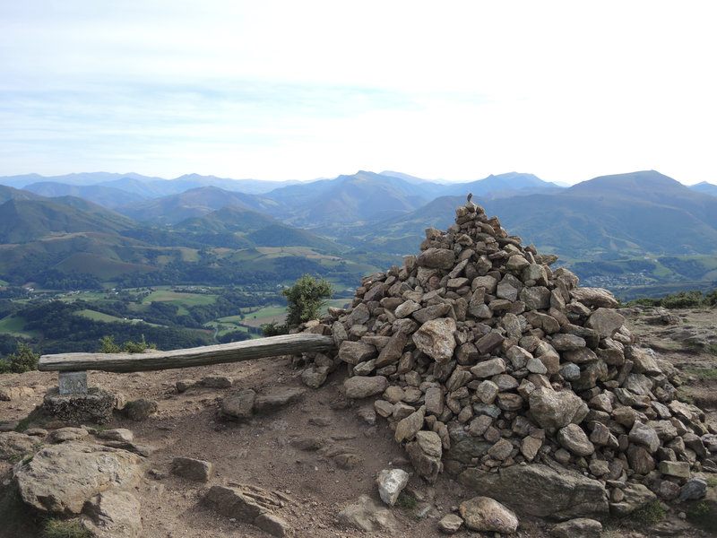 Mont Ursuya, sommet, cairn (64)