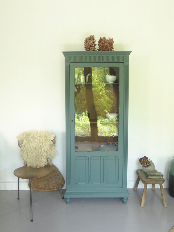 Armoire vitrée