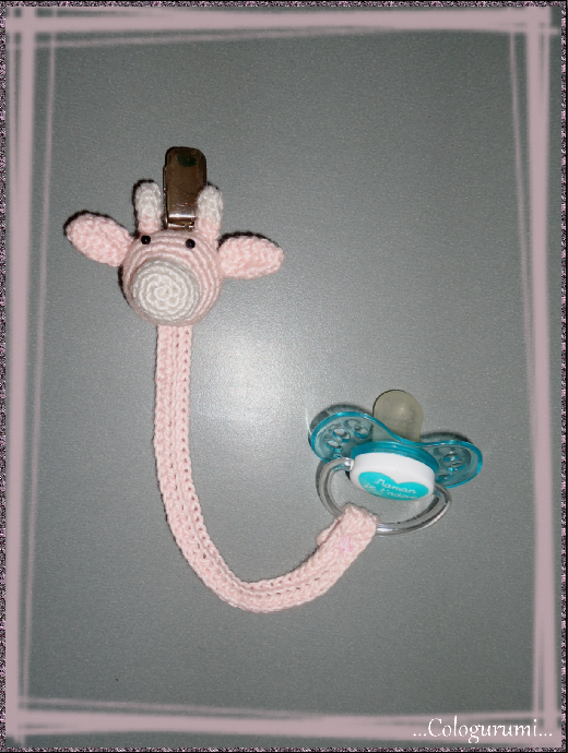 Attache tétine girafe2