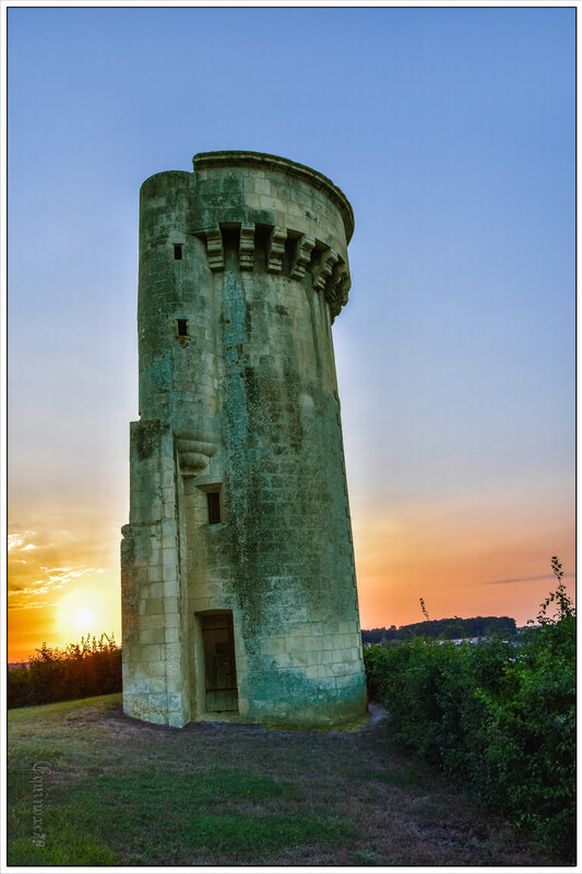 tour ruine château Taillebourg