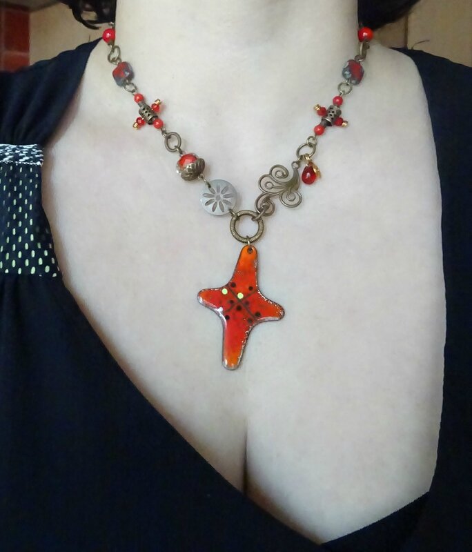 Collier Convivialité porté