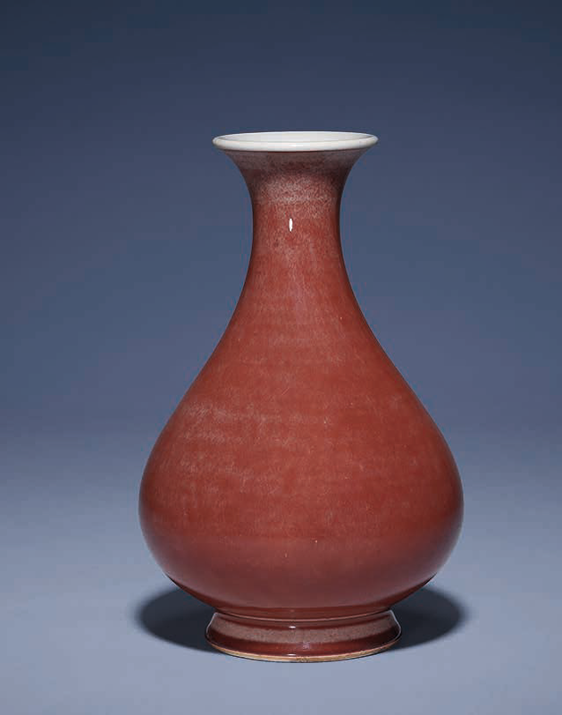 A fine and rare peachbloom-glazed pear-shaped vase,yuhuchunping, Yongzheng six-character mark in underglaze blue within a double circle and of the period (1723-1735)