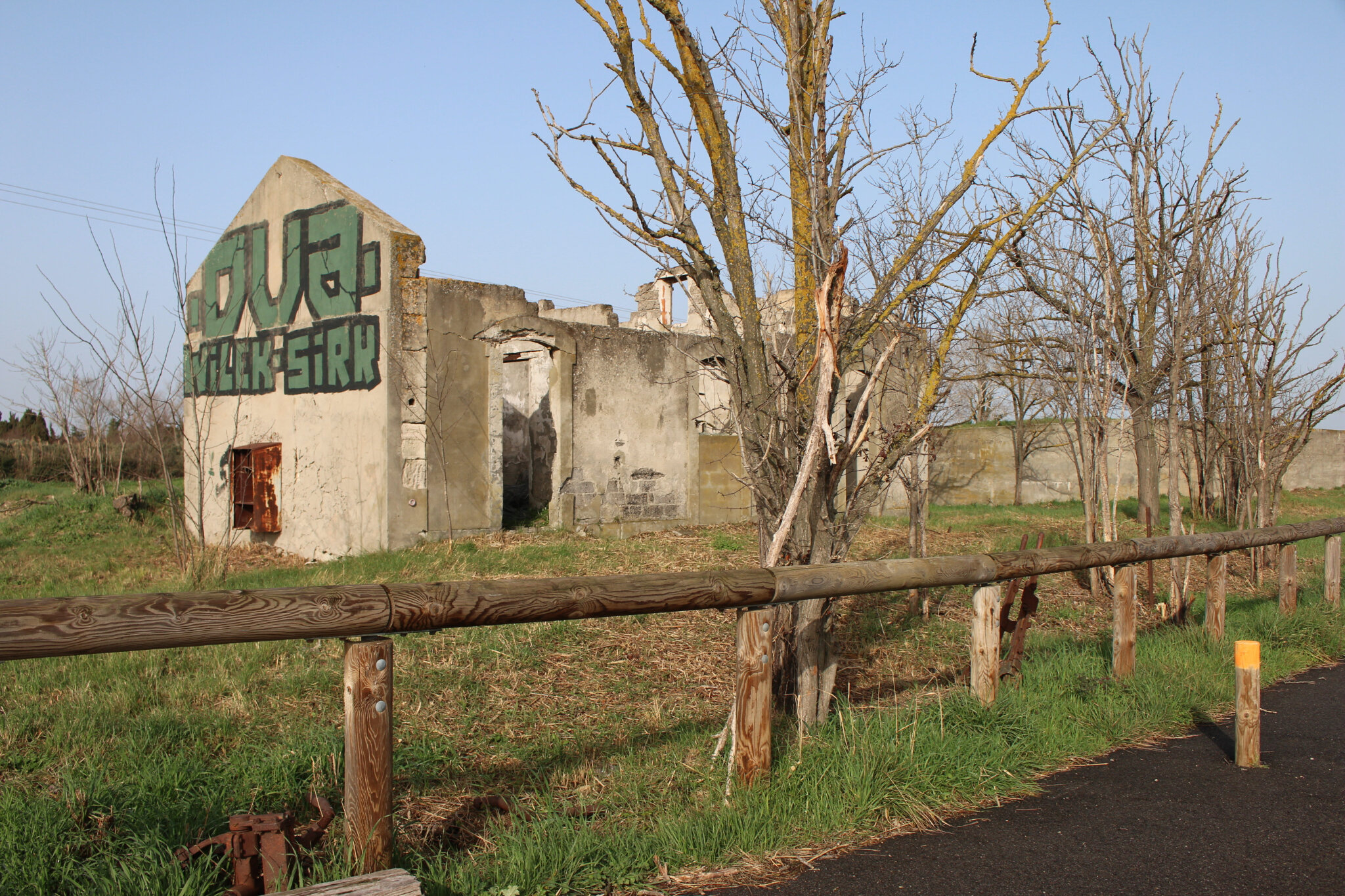 La Porcelette (Bouches-du-Rhône - 13) 1