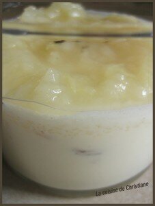 Panna_cotta_au_nougat_et_compot_e_de_poires_au_miel