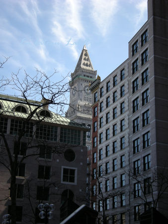 Boston_Quincy_Market_and_Old_Customer_House_Tower