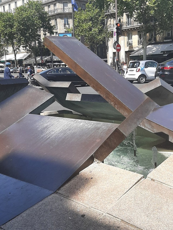 Fontaine 24