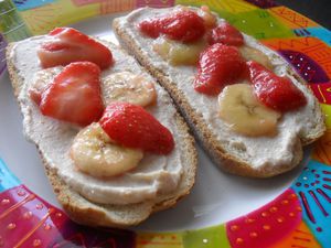 Bruschetta banane fraise