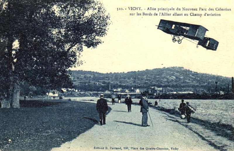 CPA Vichy Allée parc aviation