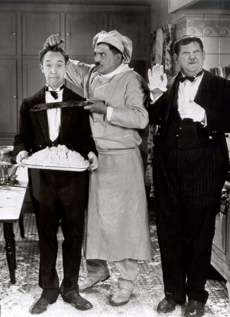 Laurel_Hardy_From_Soup_to_Nuts_01_580x800