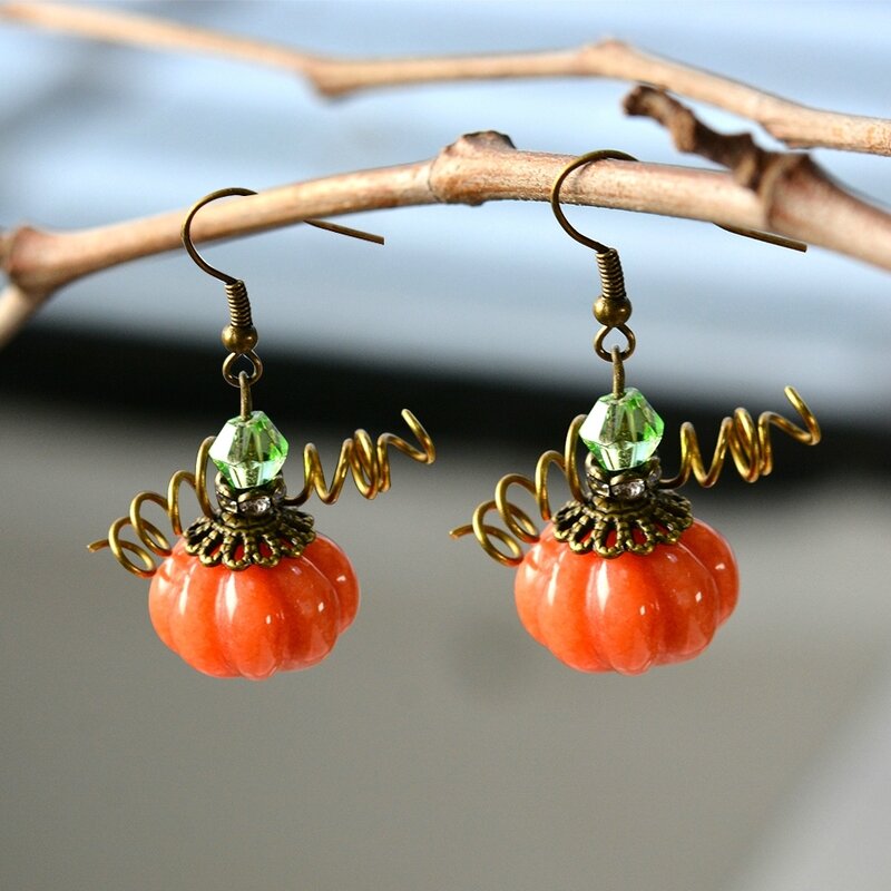 How-to-Make-Simple-yet-Chic-Pumpkin-Earrings-for-Halloween-3