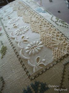 coussin aux paons2