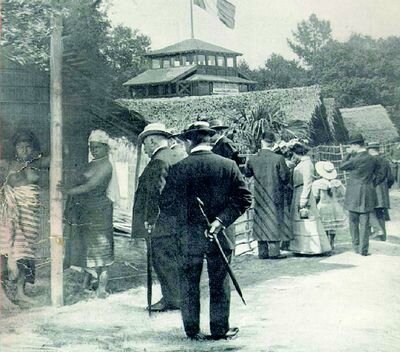 visiteurs-expo-coloniale-1907