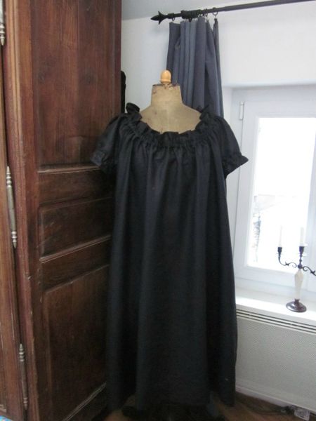 Robe Albane en lin noir rallongée de 20 cm taille 58 (2)