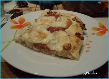 Pizza pancetta, crème, mozzarella et noix recettes Pizza pancetta, crème, mozzarella et noix