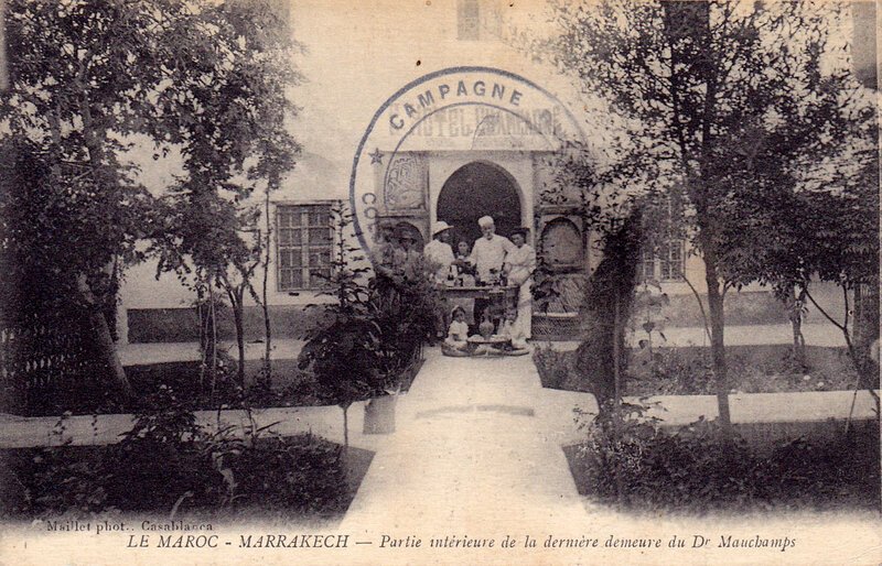 LE-MAROC-MARRAKECH-(Maillet)-Partie-interieure-de-la-derniere-demeure-du-Dr-Mauchamps-1913-07-10-Rt