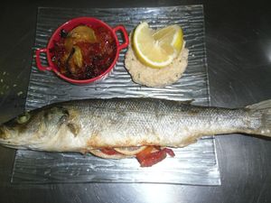 Loup avec thian de légumes et risotto à la bisque de homar