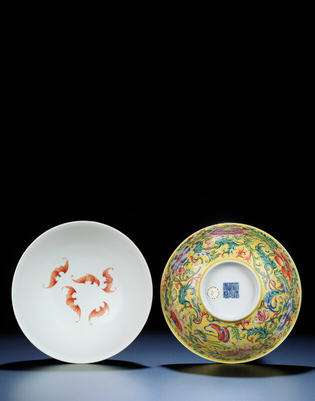 2011_HGK_02861_3655_001(a_fine_pair_of_imperial_yellow-ground_famille_rose_bowls_daoguang_six-)