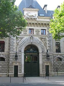 280px-Caserne_des_Célestins_2009
