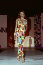 gianni_versace_andy_warhol_marilyn_dress-1991-naomi_campbell-3