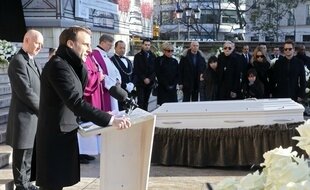 310x190_emmanuel-macron-rend-hommage-johnny-hallyday-devant-eglise-madeleine-paris-9-decembre-2017