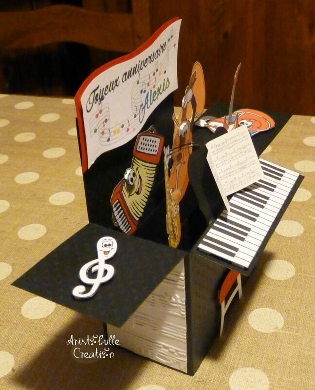 Card in a box piano - profil