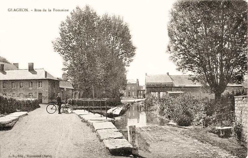 GLAGEON-Rue de La Fontaine