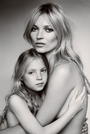 Kate_Testino_Vogue_Fashiontography_8