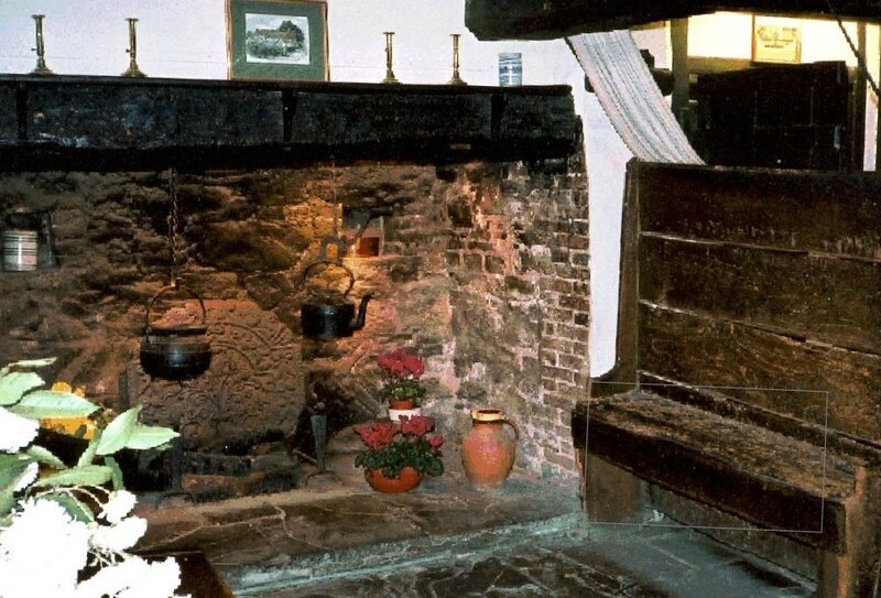 Interior_of_Anne_Hathaway_s_cottage6