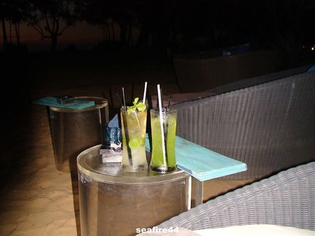 h_tel_marriott_blue_bar_cocktail_01