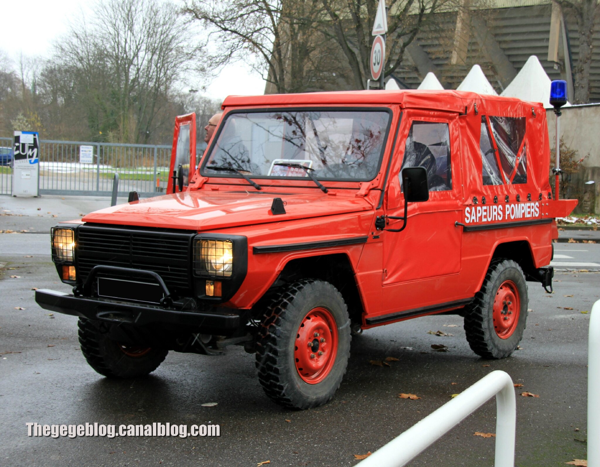 Peugeot P4 (Retrorencard decembre 2012) 01